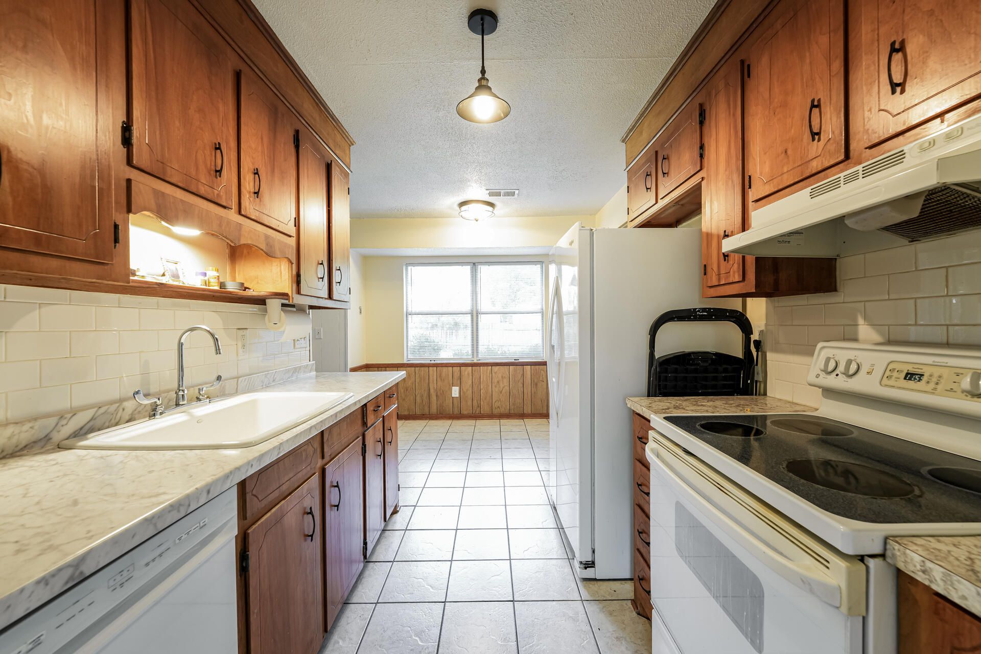 111 Finch Street Photo 5