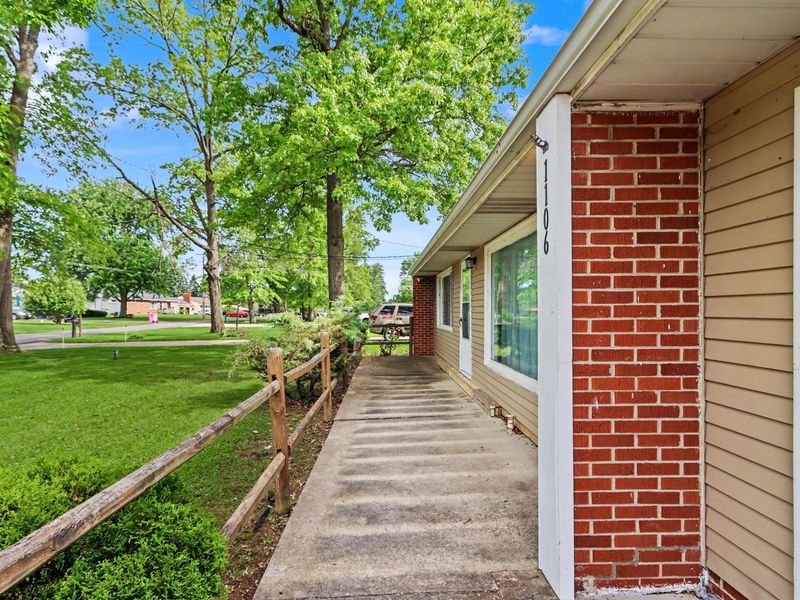 1106 Oakdale Drive , Mansfield, OH 44905 Photo 2