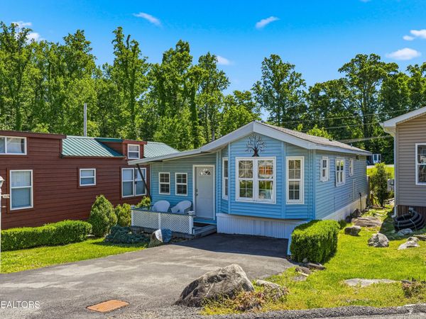 5355 Parkway Pkwy, Cosby, TN 37722