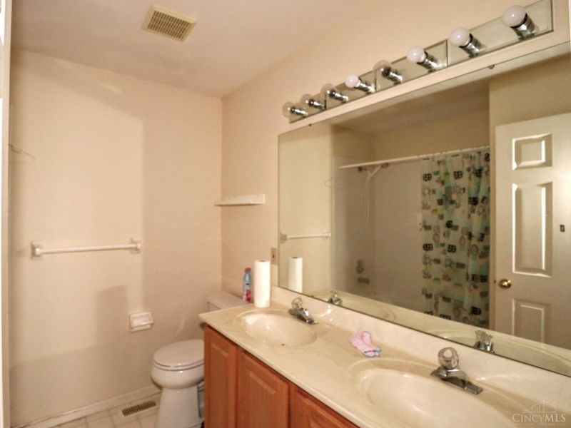 8026 Quail Meadow Lane, West Chester, OH 45069 Photo 32