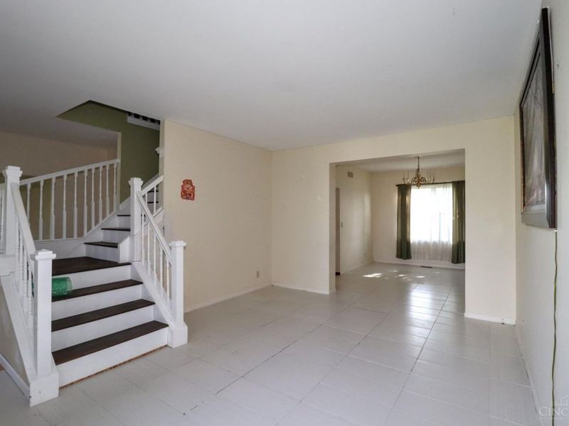 8026 Quail Meadow Lane, West Chester, OH 45069 Photo 5