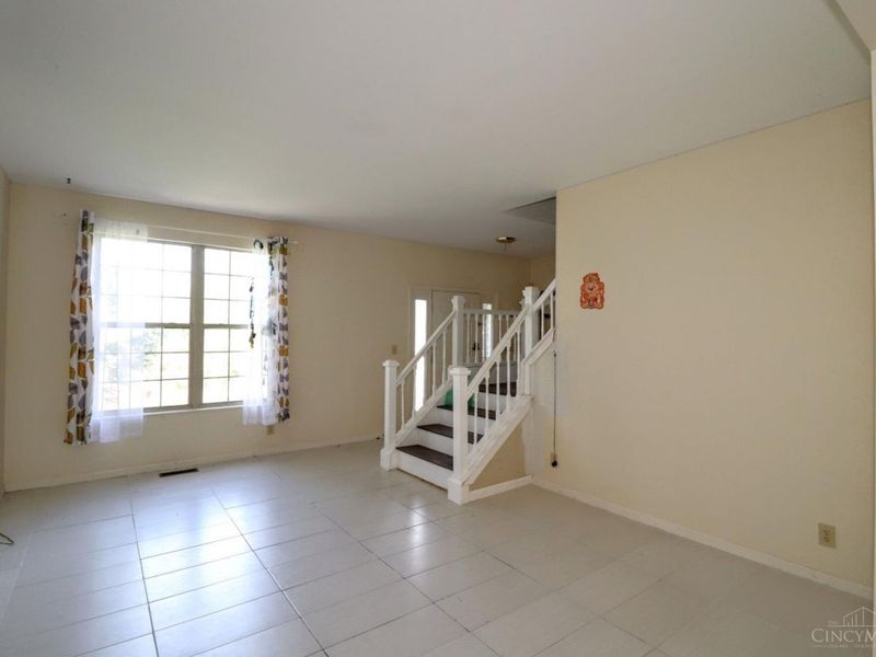 8026 Quail Meadow Lane, West Chester, OH 45069 Photo 6