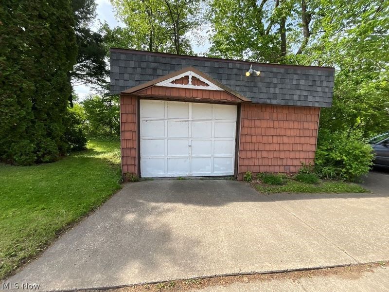 18971 Lorain Road, Fairview Park, OH 44126 Photo 15
