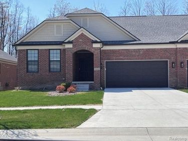 55933 Oak Pointe Drive, Shelby Twp, MI 48315