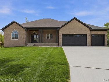 68125 Lake Angela Drive, Richmond, MI 48062