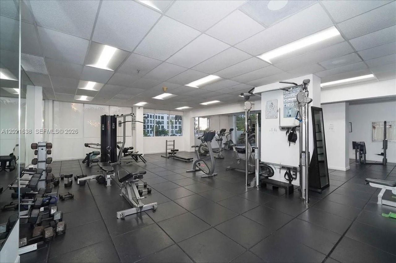 5601 Collins Ave , Unit 1517, Miami Beach, FL 33140 Photo