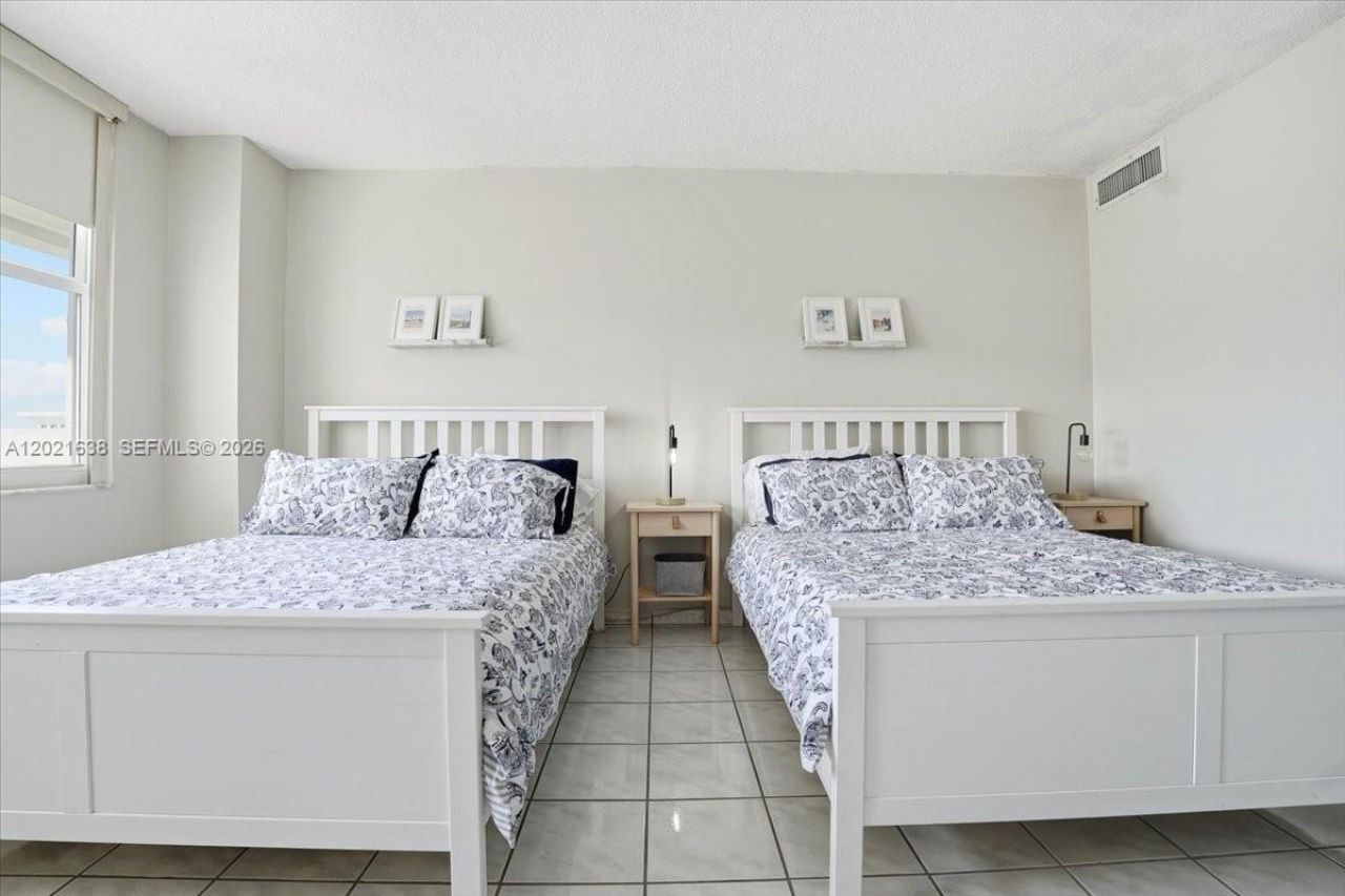 5601 Collins Ave , Unit 1517, Miami Beach, FL 33140 Photo