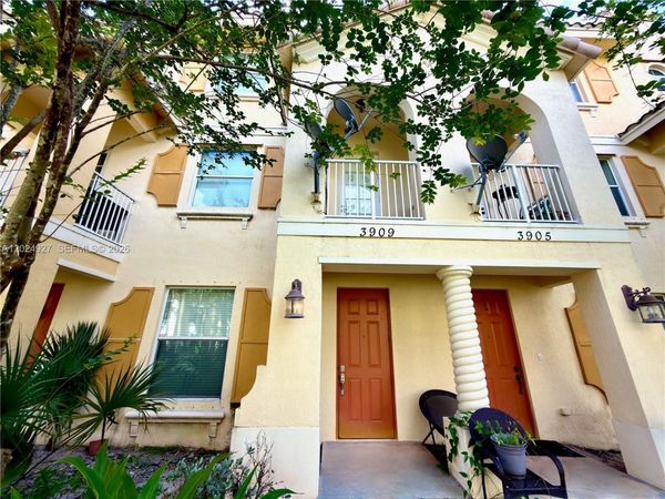 3909 White Peacock Ln, Coconut Creek, FL 33073