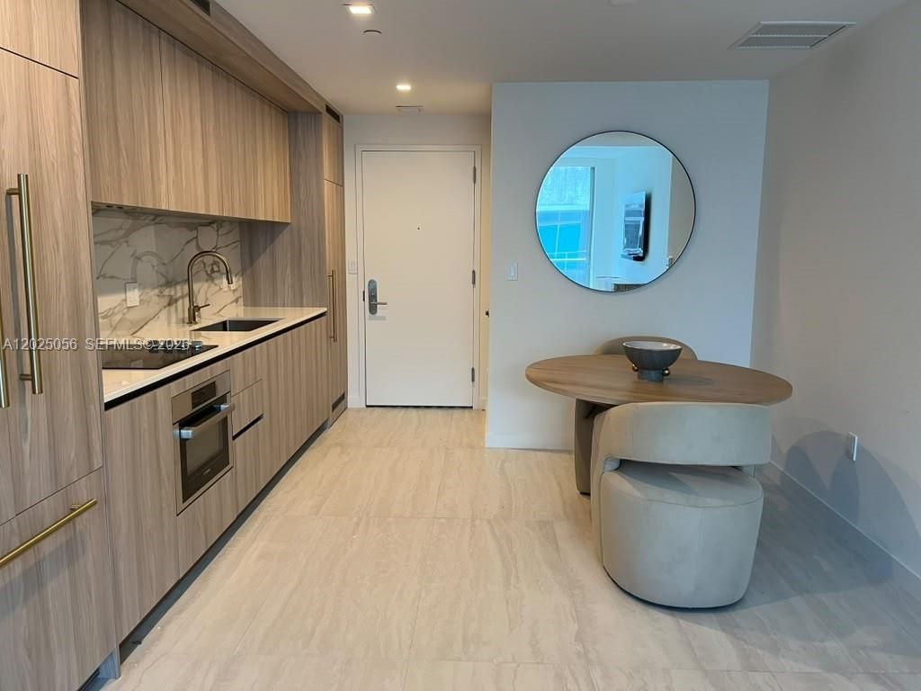 77 SE 5th St, Unit 4208, Miami, FL 33131 Photo
