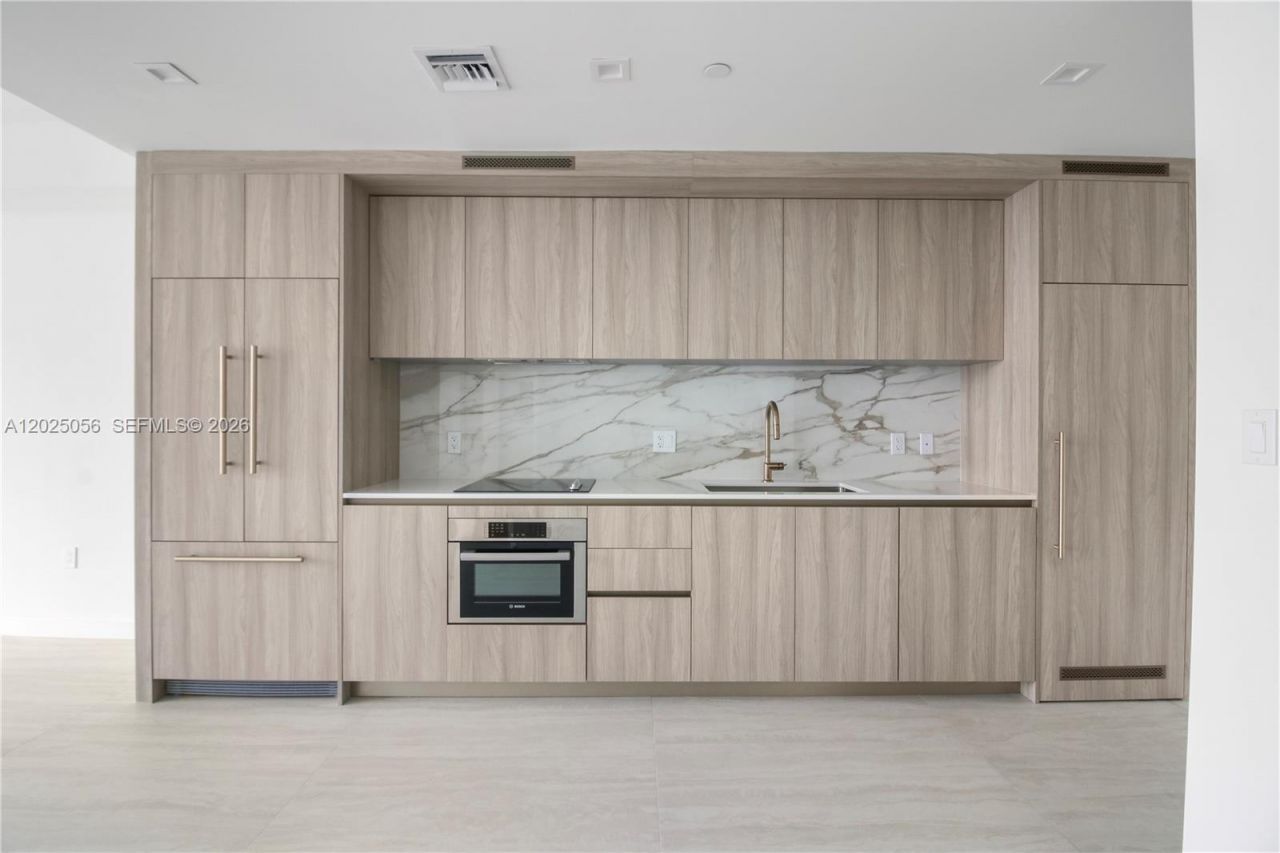 77 SE 5th St , Unit 4208, Miami, FL 33131 Photo