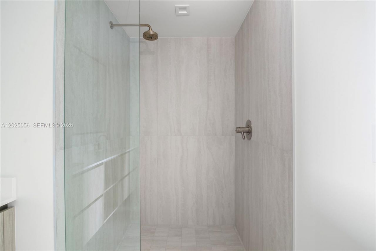 77 SE 5th St , Unit 4208, Miami, FL 33131 Photo