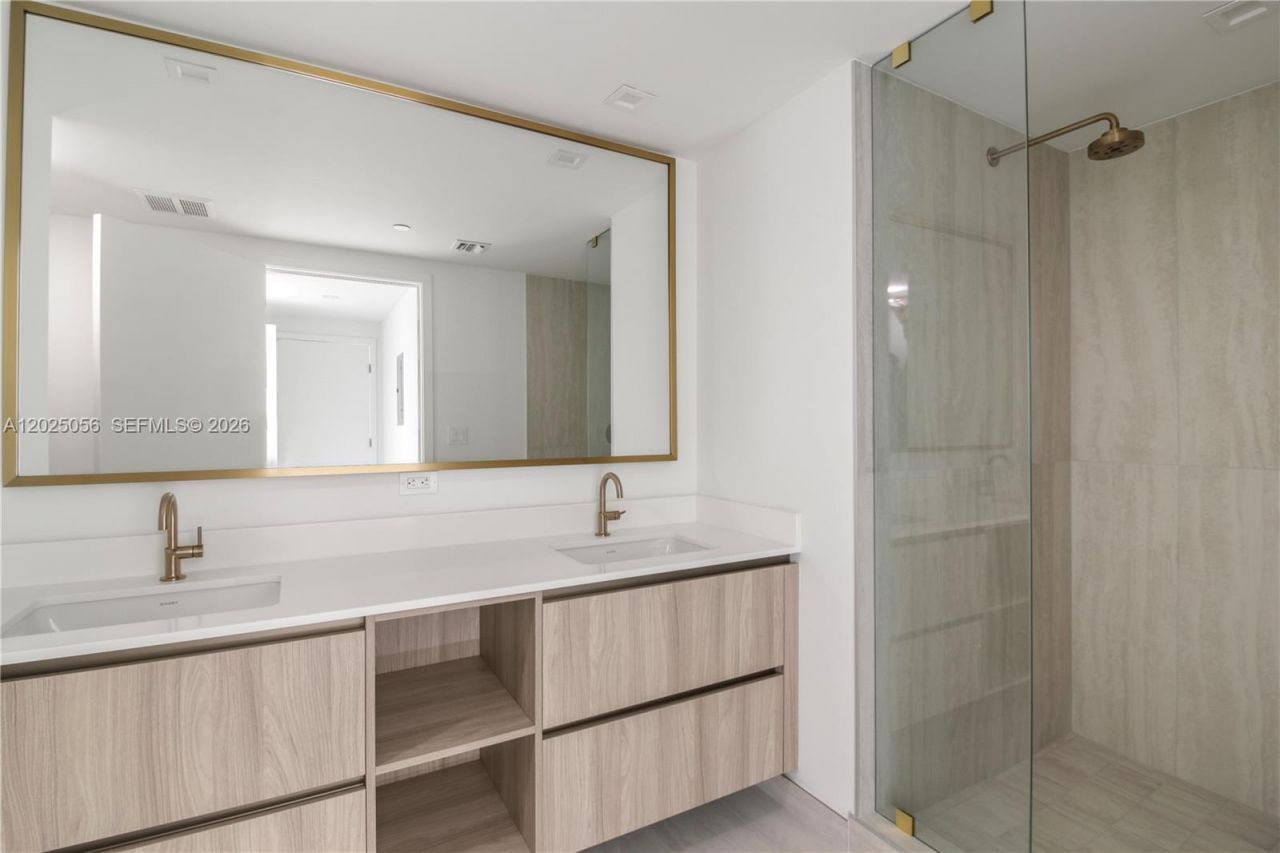 77 SE 5th St , Unit 4208, Miami, FL 33131 Photo