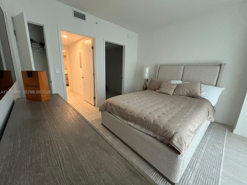 77 SE 5th St, Unit 4208, Miami, FL 33131 Photo