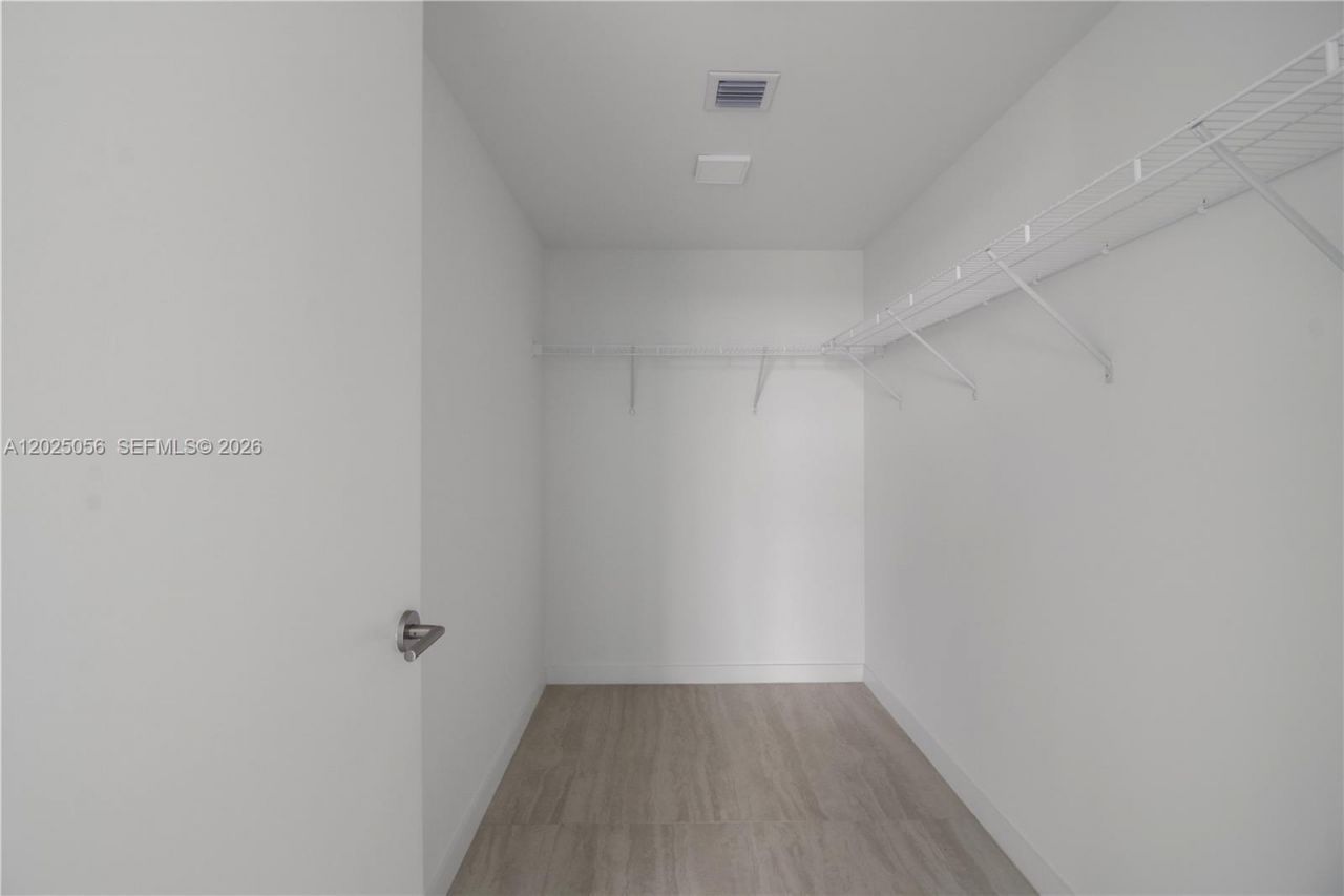 77 SE 5th St , Unit 4208, Miami, FL 33131 Photo