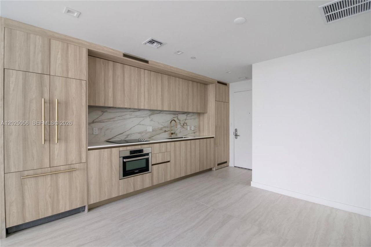 77 SE 5th St , Unit 4208, Miami, FL 33131 Photo