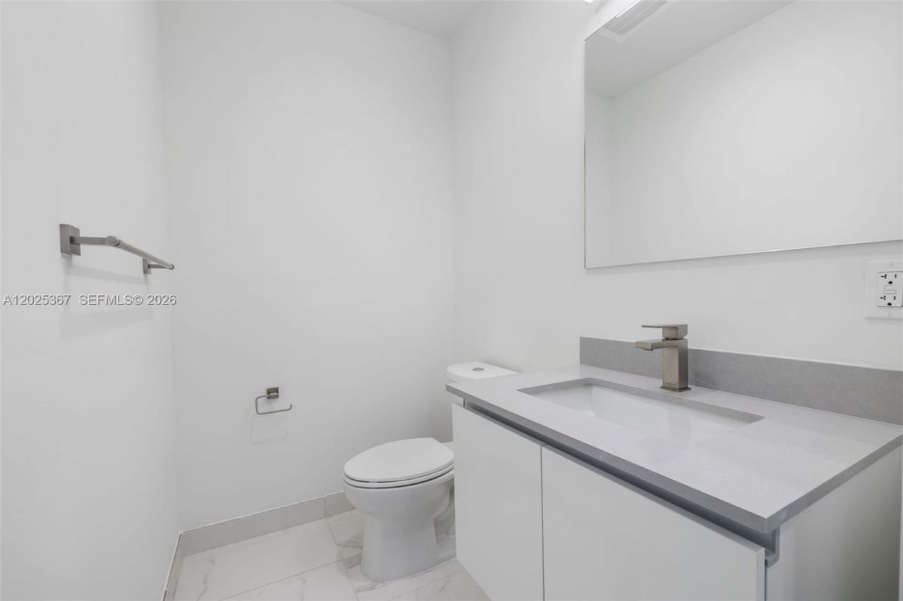101 Diplomat Pkwy , Unit 2102, Hallandale Beach, FL 33009 Photo
