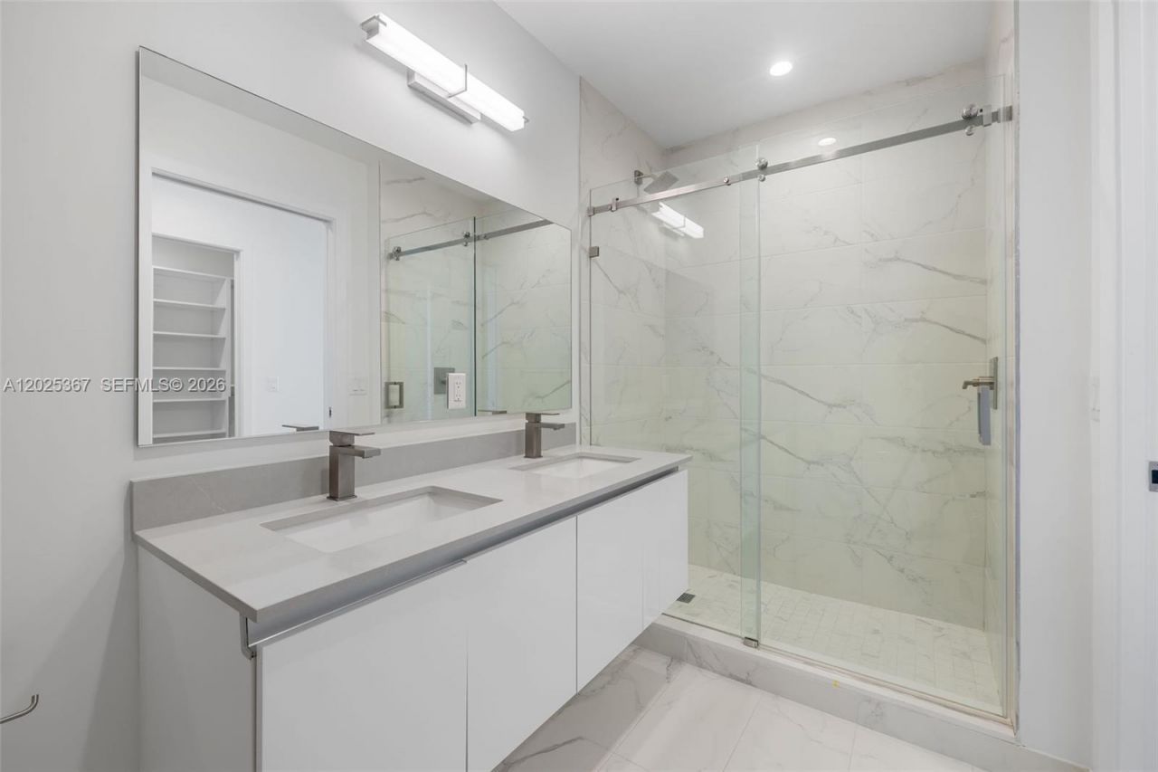 101 Diplomat Pkwy , Unit 2102, Hallandale Beach, FL 33009 Photo