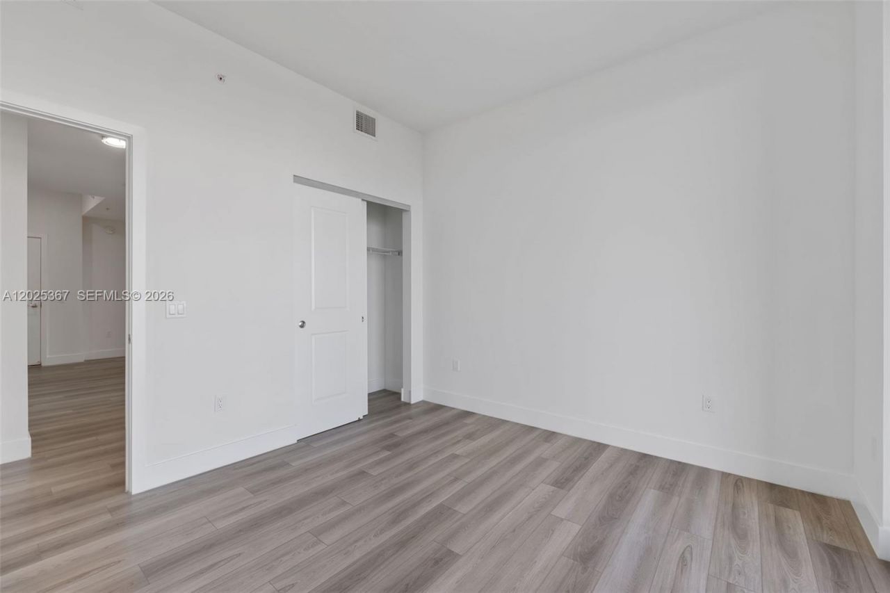101 Diplomat Pkwy , Unit 2102, Hallandale Beach, FL 33009 Photo