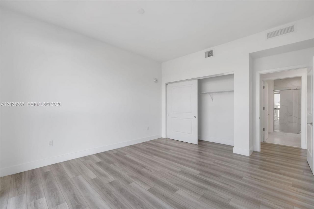 101 Diplomat Pkwy , Unit 2102, Hallandale Beach, FL 33009 Photo