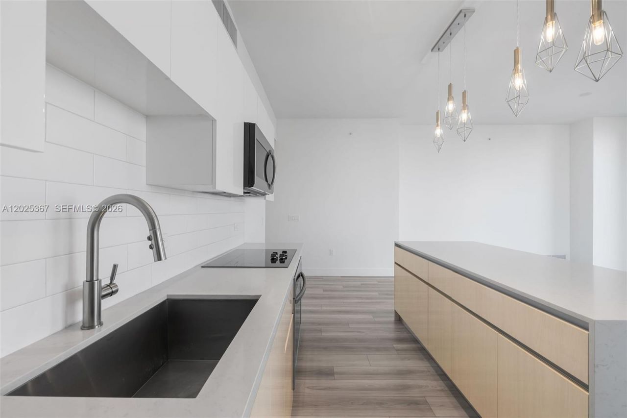 101 Diplomat Pkwy , Unit 2102, Hallandale Beach, FL 33009 Photo