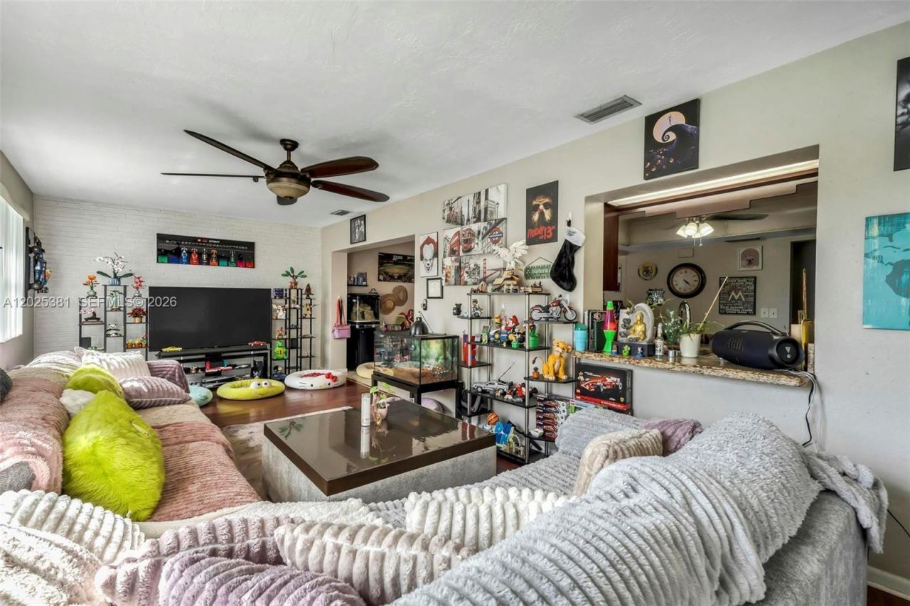 1620 NW 122nd Ave, Pembroke Pines, FL 33026 Photo