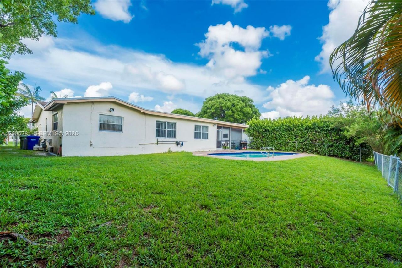 1620 NW 122nd Ave, Pembroke Pines, FL 33026 Photo