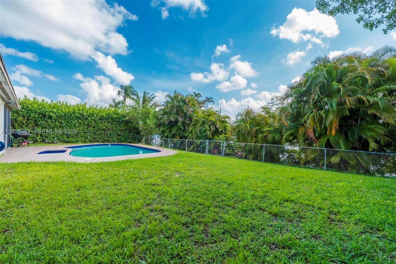 1620 NW 122nd Ave, Pembroke Pines, FL 33026 Photo