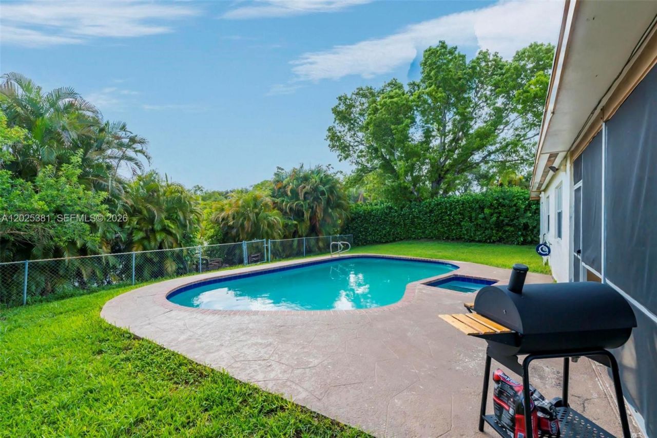 1620 NW 122nd Ave, Pembroke Pines, FL 33026 Photo