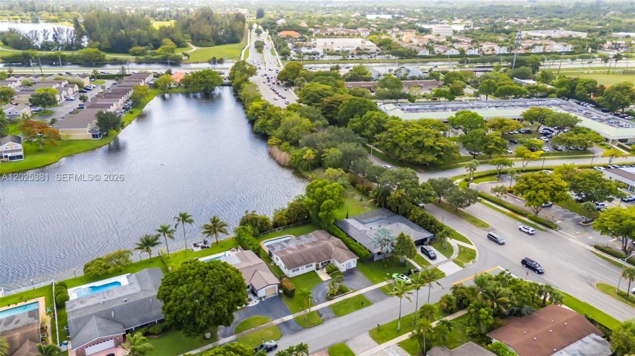 1620 NW 122nd Ave, Pembroke Pines, FL 33026 Photo