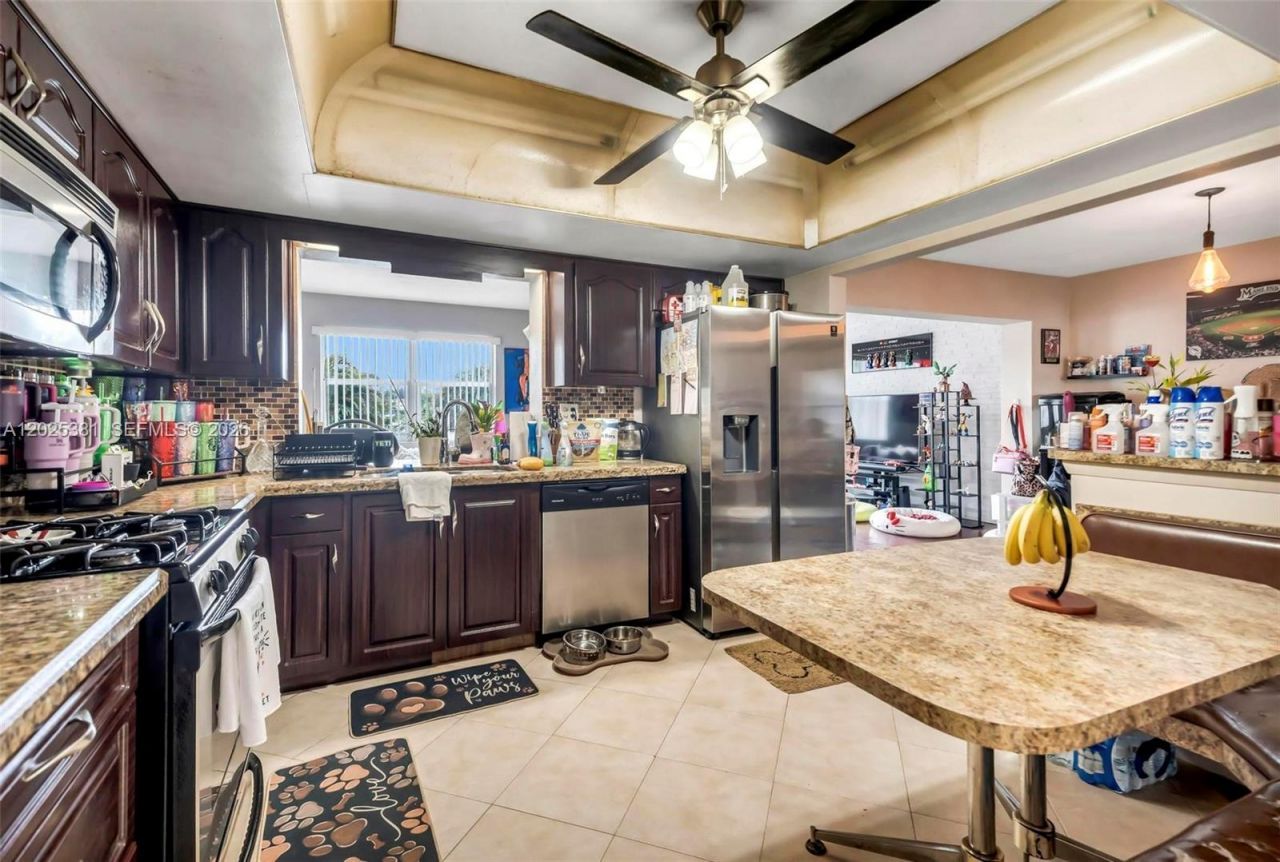 1620 NW 122nd Ave, Pembroke Pines, FL 33026 Photo