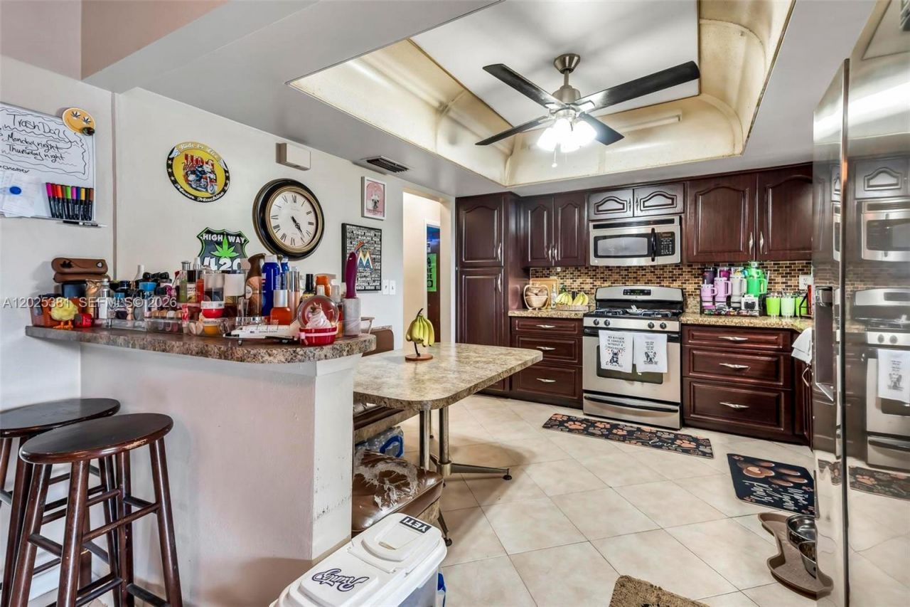 1620 NW 122nd Ave, Pembroke Pines, FL 33026 Photo