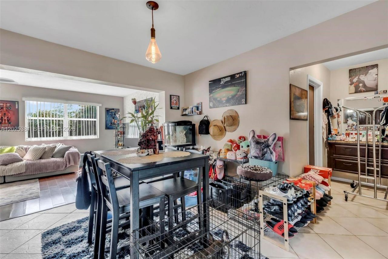 1620 NW 122nd Ave, Pembroke Pines, FL 33026 Photo