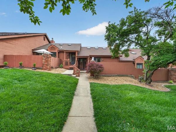 2082 Avignon Drive , Unit C, St Charles, MO 63303