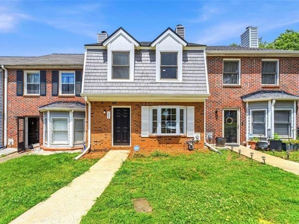 3244 Hampton Court , Smyrna, GA 30082