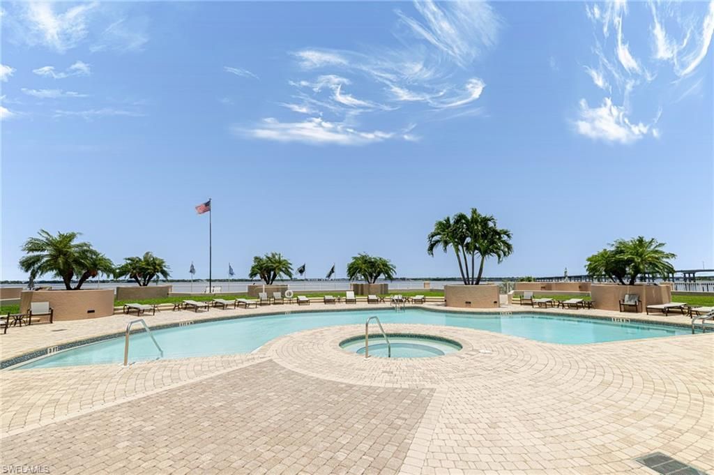 2090 W First St, Unit E705, Fort Myers, FL 33901 Photo