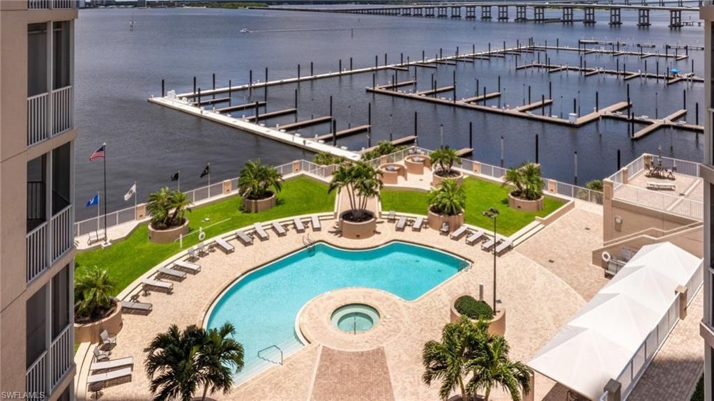 2090 W First St, Unit E705, Fort Myers, FL 33901 Photo