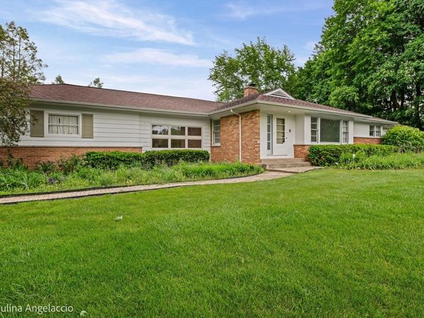 593 Cumnock Road , Inverness, IL 60067
