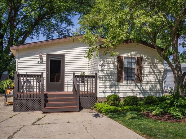 38569 N Sheridan Road, Beach Park, IL 60099