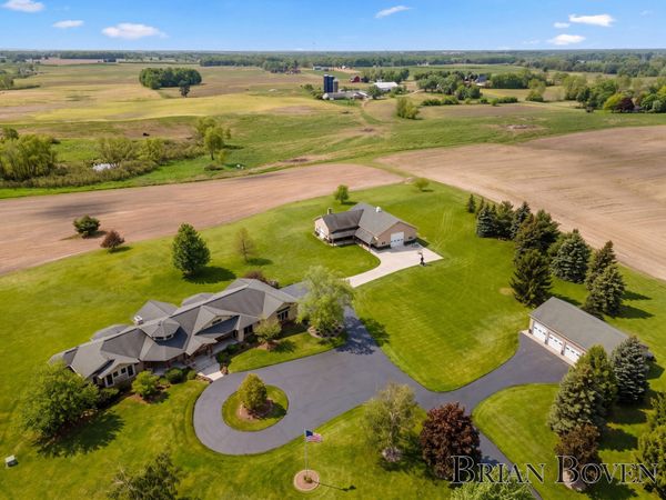 1740 7 Mile Road NW, Comstock Park, MI 49321