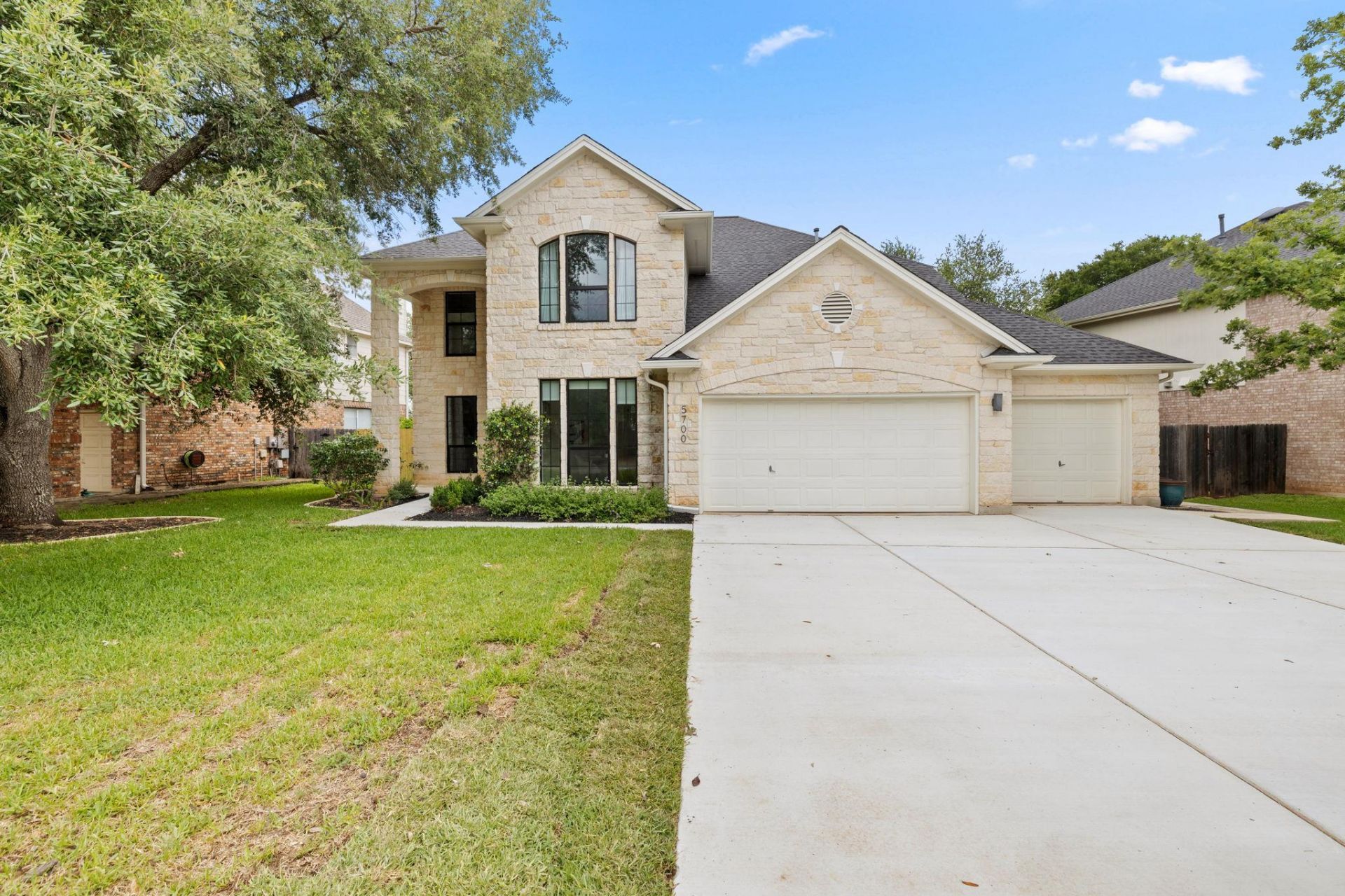 5700 Trelawney Ln, Austin, TX 78739 Main Photo