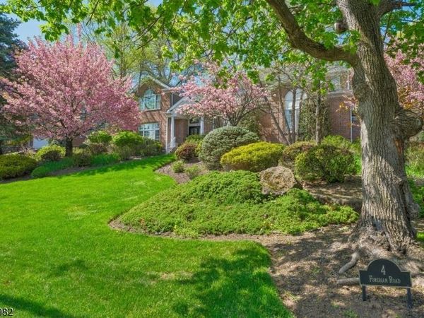 4 Fordham Rd, Livingston, NJ 07039