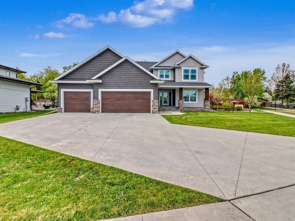 3521 Grandwood Drive N, Fargo, ND 58102