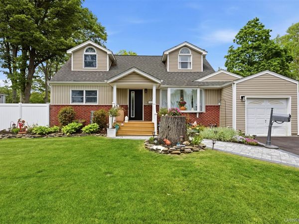12 Browning Drive , Greenlawn, NY 11740
