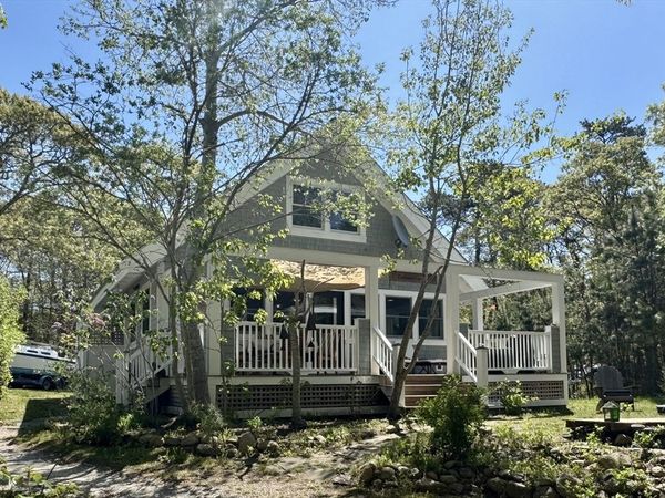 299 Daggett Ave, Unit A, Tisbury, MA 02568