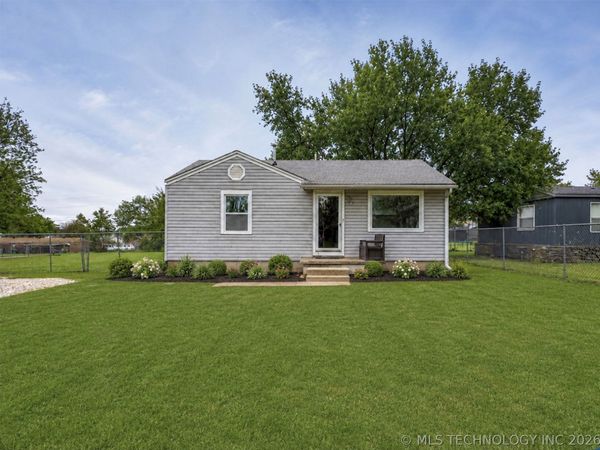 605 W Walnut Street, Collinsville, OK 74021