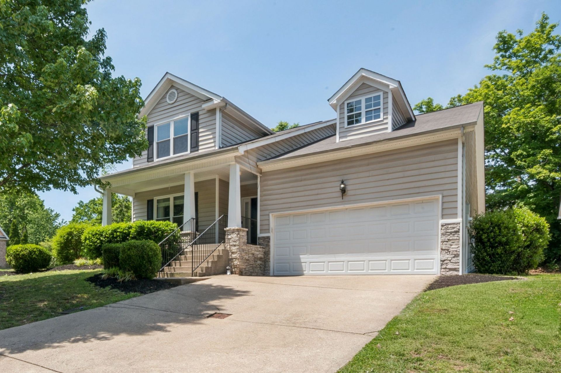 1901 Deep Woods Trl, Nashville, TN 37214 Main Photo