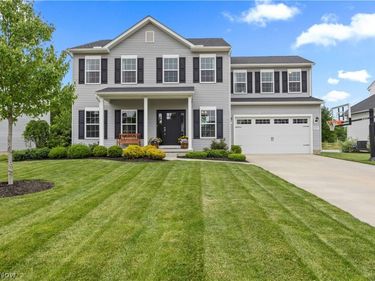 8109 Ashford Circle, North Ridgeville, OH 44039
