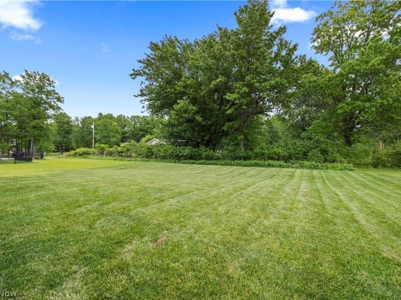 8109 Ashford Circle, North Ridgeville, OH 44039 Photo 3