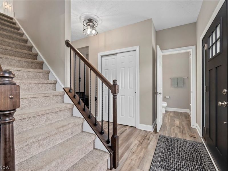 8109 Ashford Circle, North Ridgeville, OH 44039 Photo 5