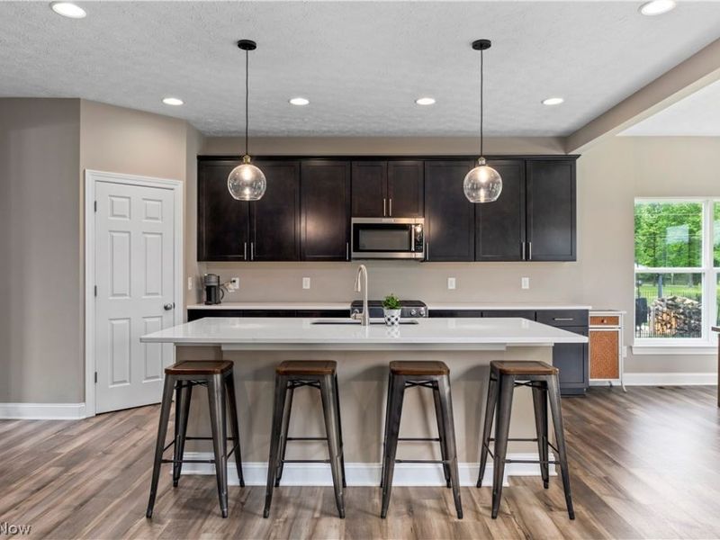 8109 Ashford Circle, North Ridgeville, OH 44039 Photo 6